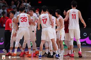 开云app-媒体人：低谷中的中国男篮 用决绝方式拨开乌云 让那丝亮光透进来