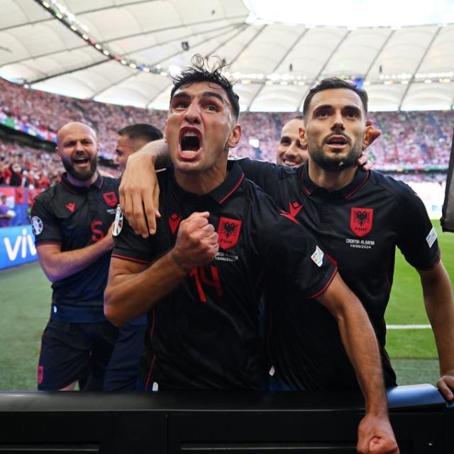 1718803224582036101.jpg 1718803197785.jpg